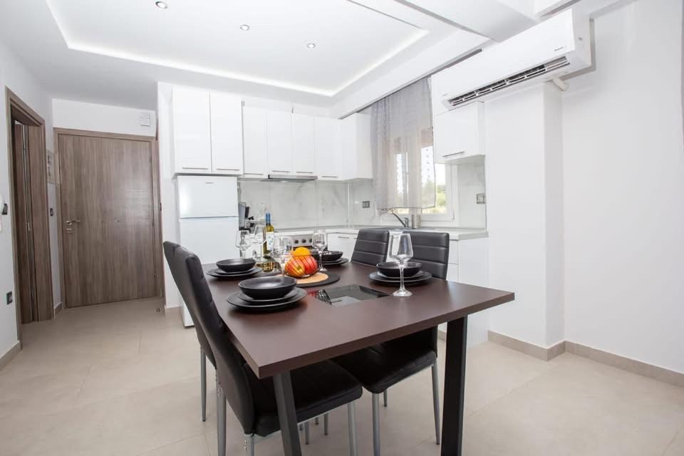 Marane Luxury Suites Nea Moudania Exterior foto